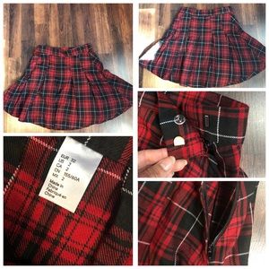 Pleated style high waisted skater skirt